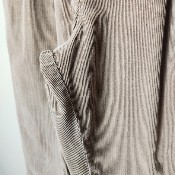 L.L. Bean Vtg Womens Petite Khaki Tan High Rise Pleated Corduroy Pants-Size 12P - Picture 3 of 7